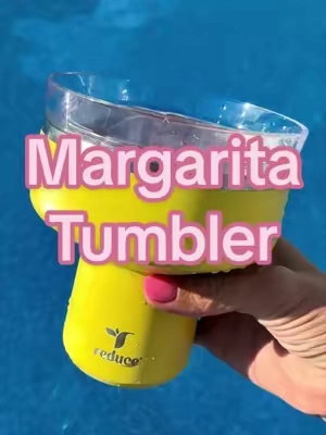 She’s cute & she floats! 🍹 #reducetumbler #saltini #margarita #margaritatumbler #floating 