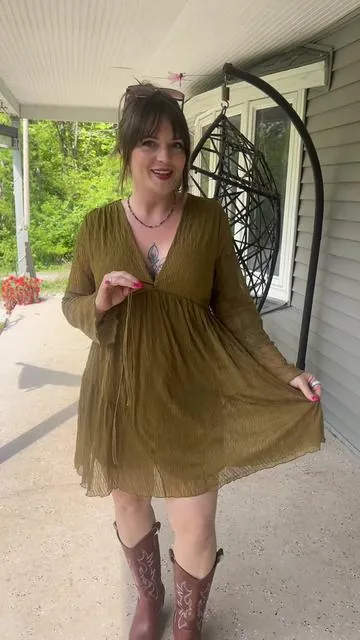 This mama’s DREAM dress 💚😉