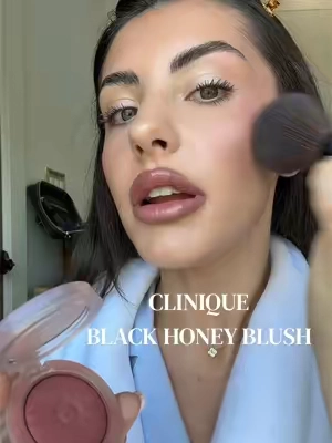 Clinique black honey in a BLUSH💕🌸🍒 @Clinique @Clinique Store #Clinique #blackhoney #cliniqueblackhoney #blush #tiktokshopcreatorpicks 