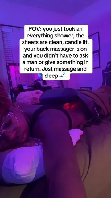 Something I will never regret purchasing #heatedmassager #backmassage #nightroutine #massage #backpain 