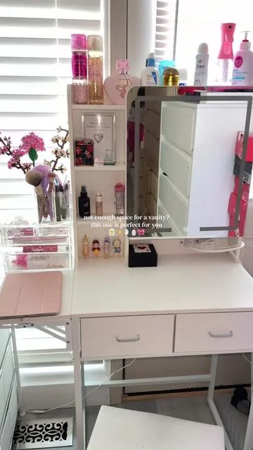 #makeupvanity #vanitymirror #smallvanitydesk #tiktokshopstockup #makeupvanityideas 