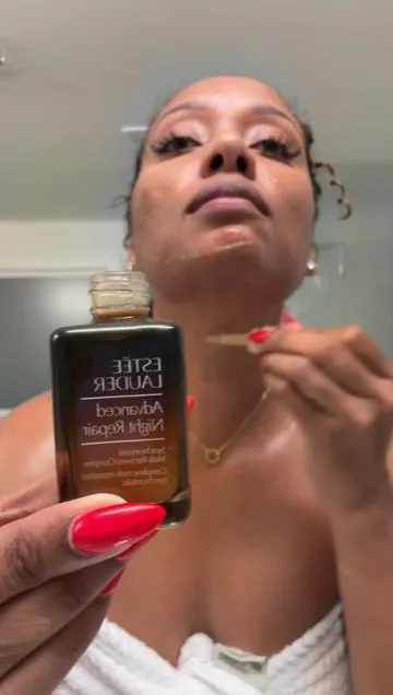 @Estée Lauder night repair serum is the 🐐 #esteelauder #nialong #kekepalmer #neckcream 