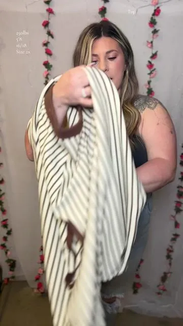 I understand the hype behind these tops! They are so stretchy, comfortable and will elevate your outfits. WOW #summervibe #tiktokshopmothersday #tops #curvyfashion 