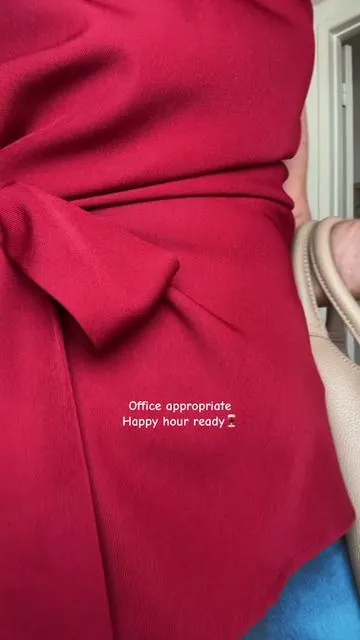 This is the most flattering blouse for work or play! All I can say is I need more colors!  It’s true to size and very comfortable.😊 #corporategirlie #worktop #over50style #petitefashion #workfashion @btfbm_us 