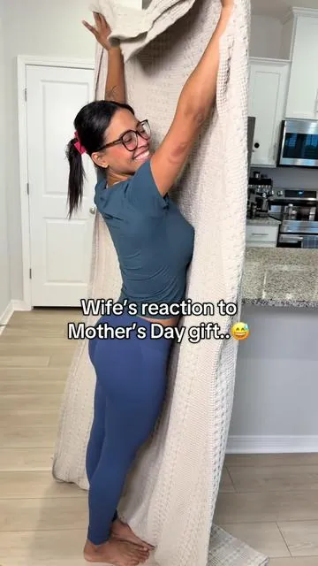 This is the best gift she could’ve asked for #sharkmessmaster #shark #sharkhydrovac #hydrovac #vacuum 