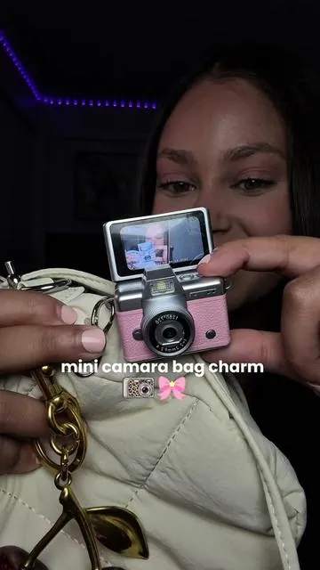 The cutest find 💕🥹🎀📸 #minicamara #charm #girlythings #bagcharms #girlyaesthetic 