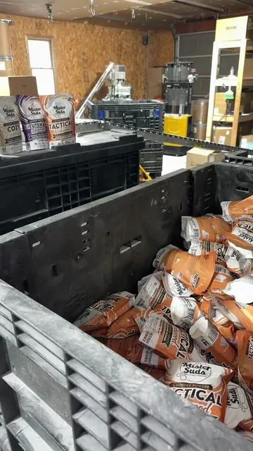 5 reasons to switch to Mister Suds laundry powder 🇺🇸👇 1. Veteran-owned small business — support those who served 2. Made right here in the USA 3. Only 5 all-natural cleaning agents — no junk, just clean 4. Powerful on stains but safe for your clothes 5. Long-lasting, super concentrated = more loads per bag #LaundryTok #CleanTok #SmallBusiness #MadeInUSA #LaundryHacks 