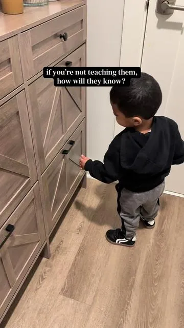 I’m not picking up after kids they have hands 👐🏽 for a reason 