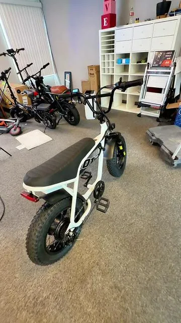 This E bike is legit, 28 mph and 60 miles on one charge. 
