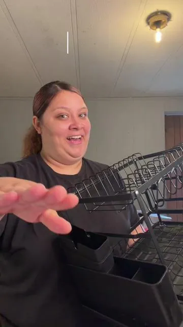 Kinda excited to wash dishes now 🤣🤣😳 #fyp #lissdabaddest #tiktokshop #dishrack #kitchengadgets 