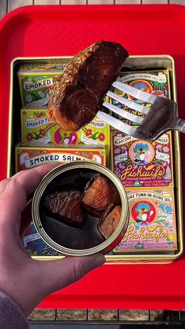 The fishwife starter pack is a wonderful luxurious gift option! So versatile and it’s great for pretty much any occasion! #tuna #salmon #sardines #fishtok #giftideas @Fishwife 