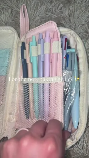 Stay organized and stocked on all the note taking essentials with this cute little set. ✨🤍 #notetaking #highlighters #pens #officesupplies 