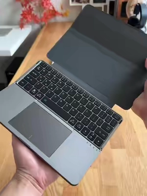 It’s whole setup. It doubles as a mouse, and even flips into a stand. Super versatile #foldablekeyboard #techfinds #ipadkeyboard #summervibe #portablekeyboard 