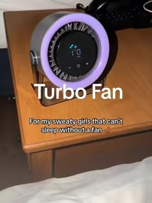If you have night sweats … Thank Me Later 😮‍💨 #portablefan #travelfan #desktopfan #tiktokshopstockup #turbofan 