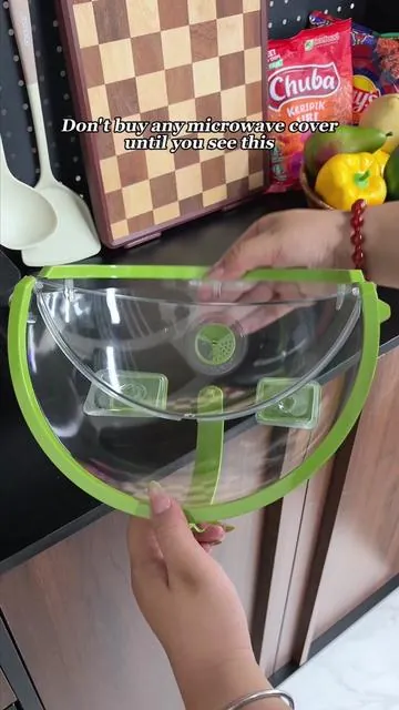 Wasn’t really planning to change my microwave cover tbh… Just got tired of cleaning splatters all the time. Saw this upgraded one and figured I’d try it. It’s actually pretty simple—has little water reservoirs on top for steam, and the bottom drains water so it doesn’t get messy. And it folds flat which is kinda nice because I don’t have to think about where to store it. Nothing life-changing… just makes reheating food less annoying. I even got one for my mom too, and she actually really likes it.#kitchenhacks #microwavehack #viralproducts #summervibes #mothersdaygift