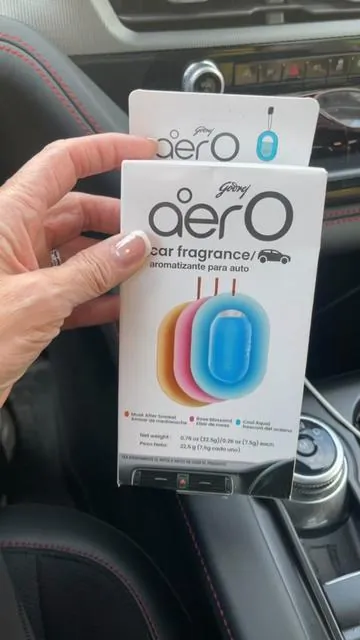 Car fresheners that smell amazing 🔥🔥🔥 #bigdreamsstartsmall #tiktokshopspringglowup #tiktokshopcreatorpicks #NewArrivalsSurge #carfreshener 