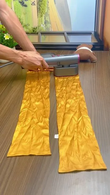 🔥Gentle on All Fabrics, Tough on Wrinkles，Portable Steam Iron – Wrinkle-Free Anywhere#steamer #travelsteamer #travelessentials #tiktokshopstockup #mothersdaygiftideas 