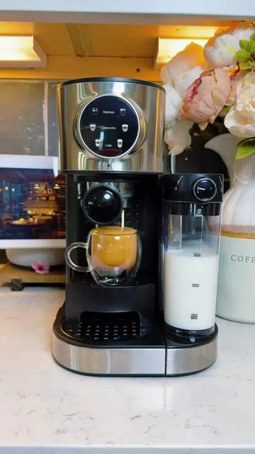 Café de casa… nivel cafetería ☕️ #baristaathome #cafetera #coffeeaddiction #tiktokshopcreatorpicks #Tiktoshopstockup  3 in 1 Professional Espresso Maker with Dual Heating System & Capsule Compatible Coffee Machine