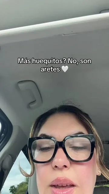 Los aretes que parecen más piercings — 4.5 ⭐ | 4,185+ vendidos | PAVOI 14K Gold Plated Sterling Silver Cubic Zirconia Segment Triple Hoop Earrings. Envío gratis en 3 días y devoluciones gratis. Carrito naranja arriba de mi nombre.  #TikTokMadeMeBuyIt #JoyeriaLatina #AretesDeOro #AccesoriosDeModa #TikTokShopCreatorPicks