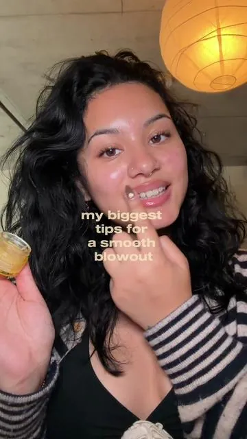 what tip did you not already know/ use? 🙈 @wavytalkofficial thermal brush & heat protectant  @Aveda miraculous oil #healthyhairtips #beginnerblowout #thermalbrush #wavytalk #wavytalkthermalbrush 