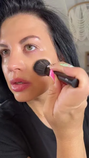 👌🏼 #glowyskin #summermakeup #glowymakeup #skintint #tintedmoisturizer @mixsoon 