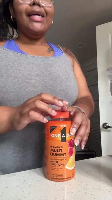 Are you taking a multivitamin? #multivitamin #oneaday #vitaminc #vitamins #vitaminsforwomen 