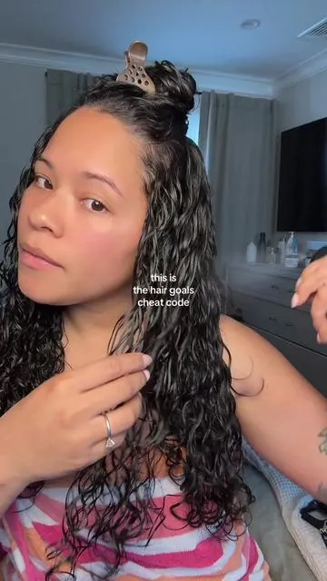 don’t come for me when you’re not hitting your hair goals when I tried to tell you Rosemary + rice water is the cheat code #hairgoals #hairgrowth #thinninghair #hairgrowthtips #summervibes 