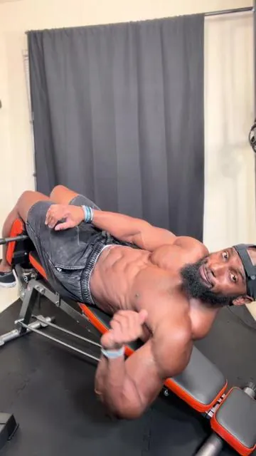 If your home gym feels crowded and your workouts feel limited, you need one adjustable FID weight bench that handles full body training and core workouts in a small space. I use the Bearbro Multi Functional Adjustable FID Weight Bench to train abs, upper body, and lower body without switching equipment. The decline angle helps me do knee raises and sit ups with better control so my abs stay under tension. The Roman chair setup lets me train lower back extensions to support my core. Flat, incline, and decline positions help me train chest, shoulders, and arms in one place. If you want a cleaner setup and more efficient home workouts, this bench makes it simple. Check it out. @Bearbro Fitness Studio  #homegym #adjustablebench #abworkout #strengthtraining #fitnessgear