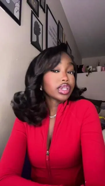 This wig is too good for under $60 😭 @mengllehair @MENGLLE HAIR #mengllehair #gluelesswig #summerwig #fyp #fypシ 