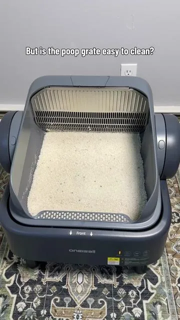 Nice new automatic litter box, perfect for the bigger cats #automaticlitterbox #litterbox #selfcleaninglitterbox #catlitterbox #catlitter 