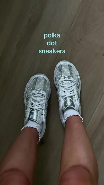 perfect. #newbalance #polkadots 
