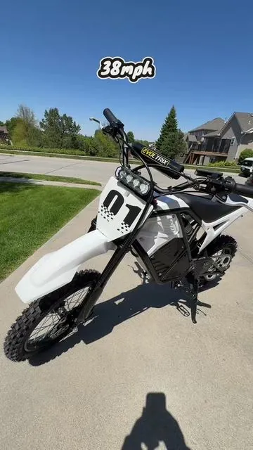 ESKUTE Electric Dirt Bike. This thing ripssss! Multiple colors available. Highly recommend! #ebike #electricbike #ebikes #tiktokshopcreatorpicks 