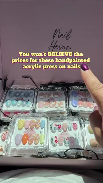 I can’t get enough of these handpainted acrylic press on nails! They’re THAT good at super affordable prices.  #presson #pressons #acrylicnails #handpaintednails #athomenails 