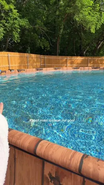 Robot pool vacuum- pool robot vacuum #tiktokshopcreatorpicks 