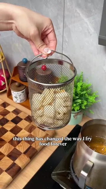 That's a game changer! #frenchfries #oildispenser #kitchenhack #cooking #summervibes 