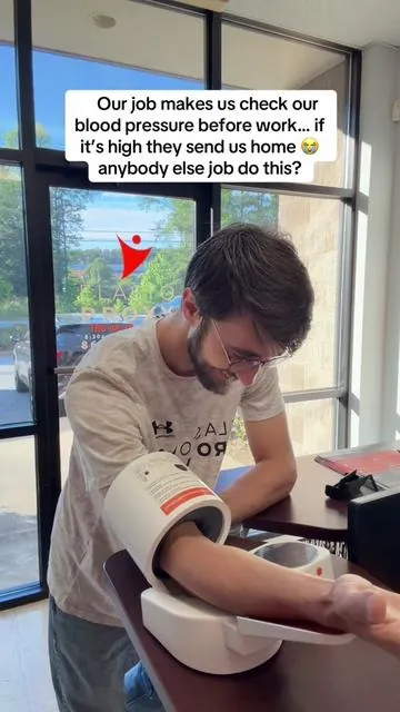 IK my jobs not the only one that does this 🫣🤣 Shout out to @ZiQing-shop for supplying us with one of the best blood pressure monitors out 👏🏾❤️#bloodpressurecheck #bpdawareness #bloodpressuremonitor #health 