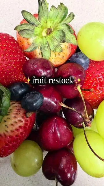 restocking my fruit for the week using my new containers 🥰🍓🍒🫐🍇 #restock #tiktokshop #asmr #fruit #ttshop 