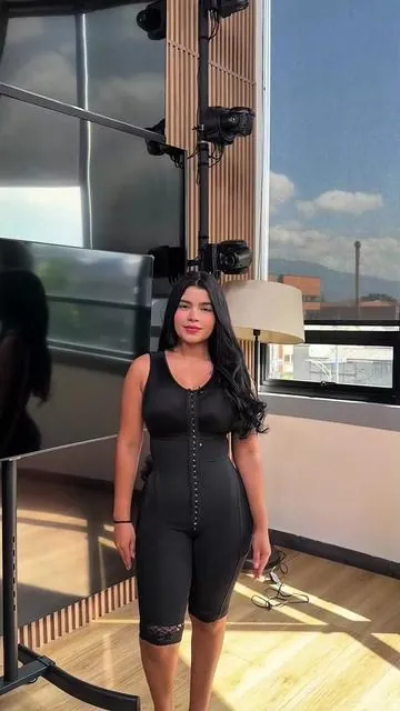 💃 Andre y Tania nos enseñan sus referencias favoritas 😍 ¡qué difícil decisión! 🔥 🔥 ¡descuentos activos ahora! ⏰💖  #snatchedbody #fajascolombianas #freeshipping #foryoupage. Para videos educativos agregar: #BBL #postop #fajacolombiana