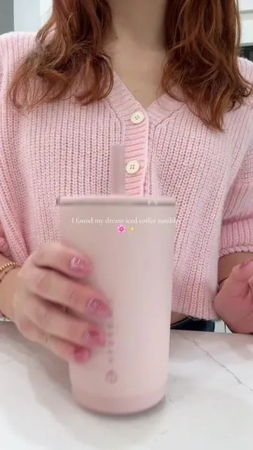 The cutest pink tumbler 🌷✨ #tumblersoftiktok #hydrojug #icedcoffee #icedcoffeecup #tumblers 
