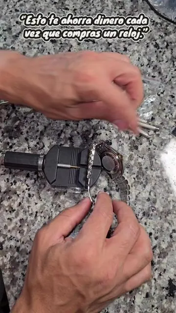 Kit completo para ajustar correas de reloj desde casa. Incluye herramientas para remover eslabones, pines de repuesto y accesorios para reparación básica. Ideal para adaptar el tamaño del reloj de forma rápida, fácil y sin costo adicional. #WatchTools #DIYFix #watchlinkremoval #watchtools #summervibes 
