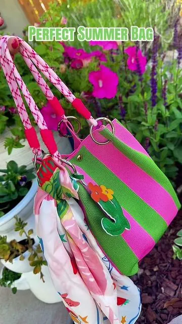 Cutest dang bucket bag!! Obsessed!! #summervibes #bucketbag #summerpurse #boho #purse 