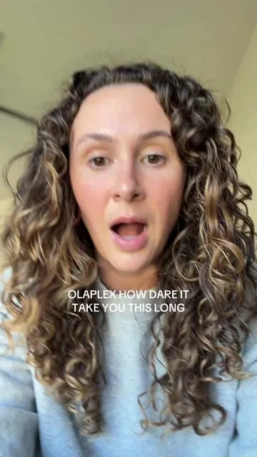 wait a second @Olaplex …. wait a second 🤯 #curly #curlyhair #olaplexpartner #curlyhairshampoo #curlyhairroutine 