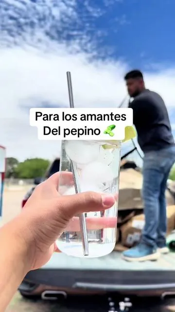 Por que tomar agua no es suficiente , nuestros cuerpos demandan electrolitos , minerales y vitaminas , que mejor con los deliciosos sabores de nuestras aguas frescas #salud #bebida #electrolitos  #verano #trabajadoreslatinos 