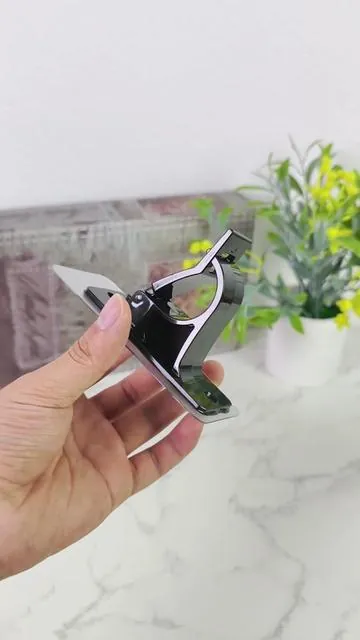My rental apartment doesn't allow drilling, so for the longest time, I couldn't properly install curtains. That changed when I started using these hooks—they don't damage the walls at all and truly solved a major problem for me😘 #SummerVibes#hook#curtainrodholder#tiktokshop#discount