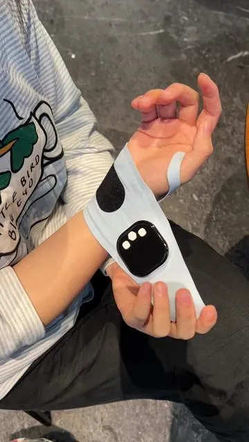 Tag somebody who needs this🤨#wristpain #handmassager #arthritis #tiktokmademebuyit #fyp 