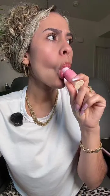 #tiktokshopcreatorpicks #summervibes #balsamolabial 