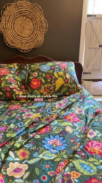 it’s the pops of color & softness for me #bedding #sheets #sheetsets 