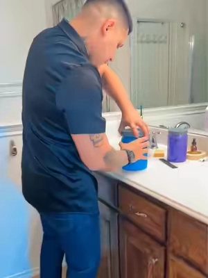 El mejor que el que te puedes agarrar no tiene alcohol y no te sale Caspa   ##men#gel##fashion##fashiontiktok##contentcreator            