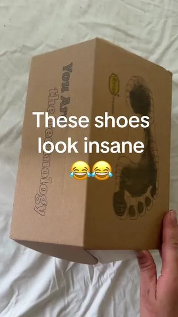 join me on the darkside 😹 #fivefingers #shoes #toeshoes 