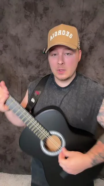 All of this for the price is crazy good #acousticguitar #guitarlesson #beginnerguitar #tiktokshopdealsforyou #tiktokshopcreatorpicks 